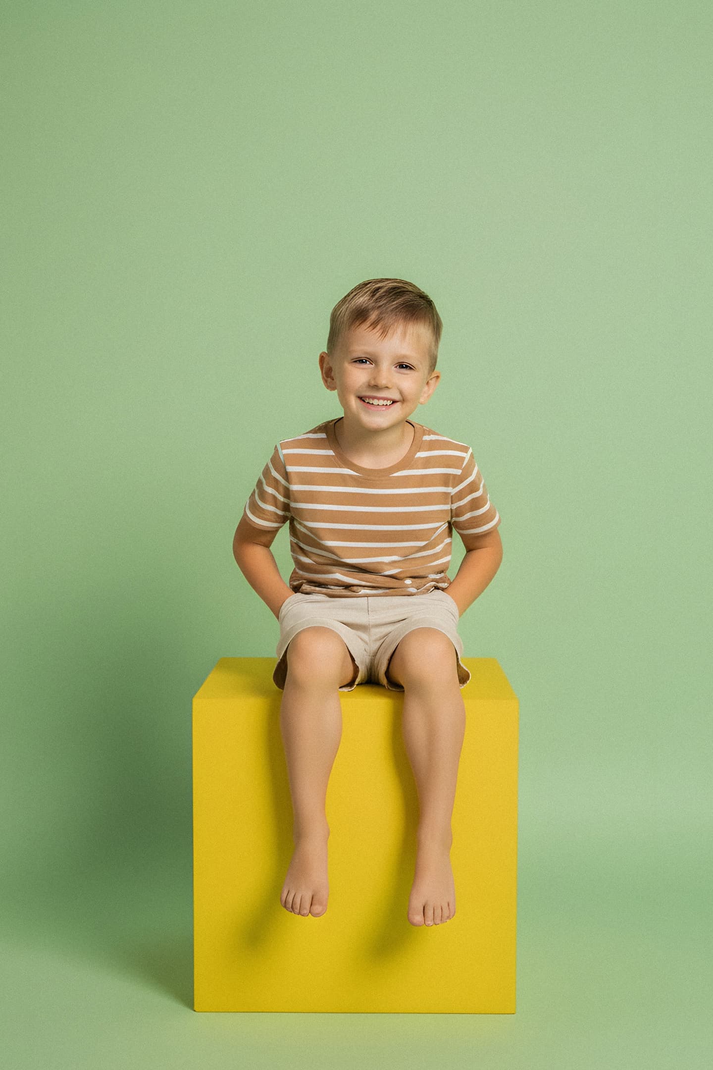 Kluk na zeleném pozadí